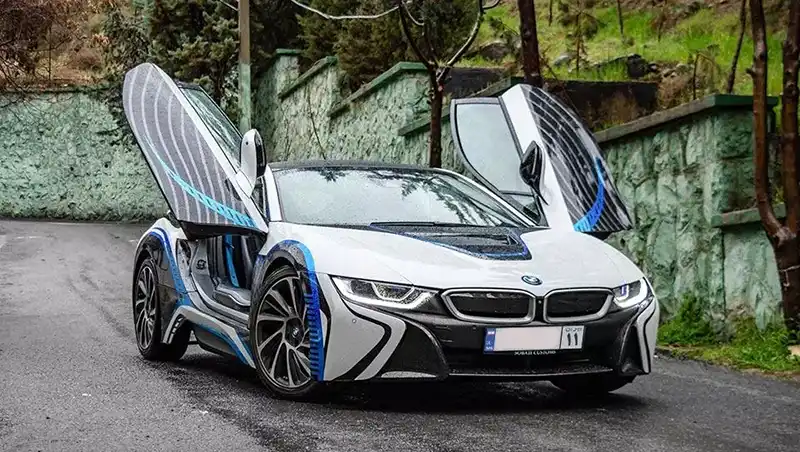 گران‌ترین ماشین ایران BMW i8